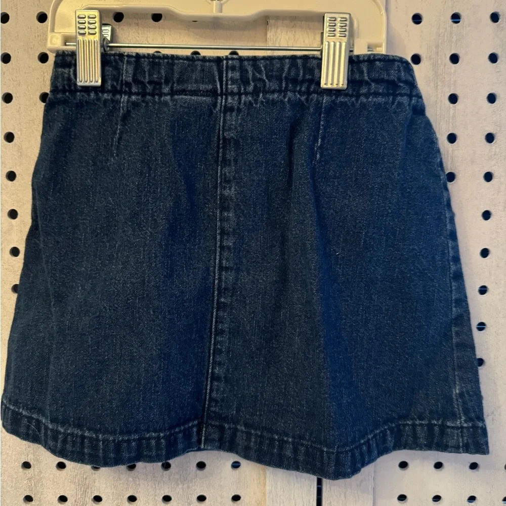 Old Navy Denim Skirt with Pockets. Great Condition. Denim Skirt. Size 4